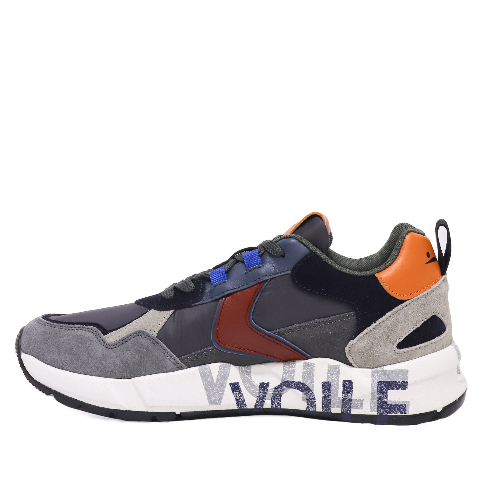Voile Blanche Sneaker Club16
