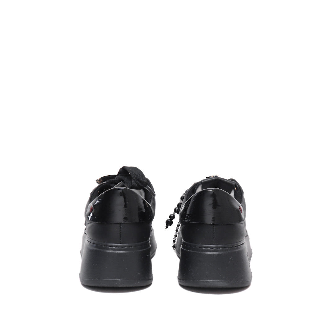 Gio+ Sneaker Chic
