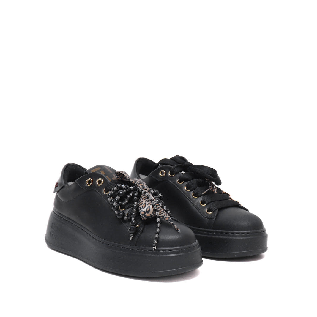 Gio+ Sneaker Chic
